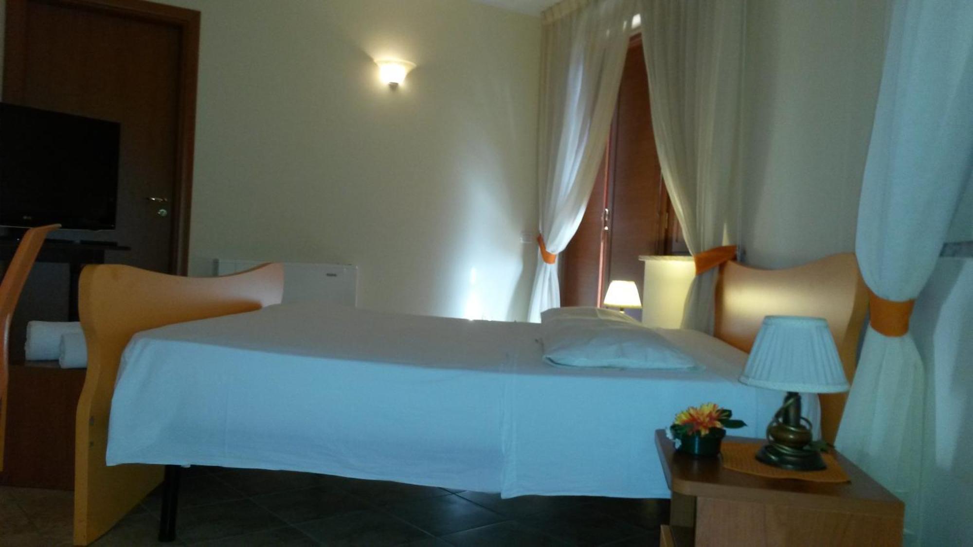 Hotel Il Baronetto Tarsia Kamer foto