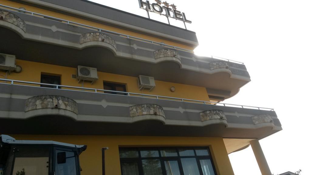 Hotel Il Baronetto Tarsia Buitenkant foto