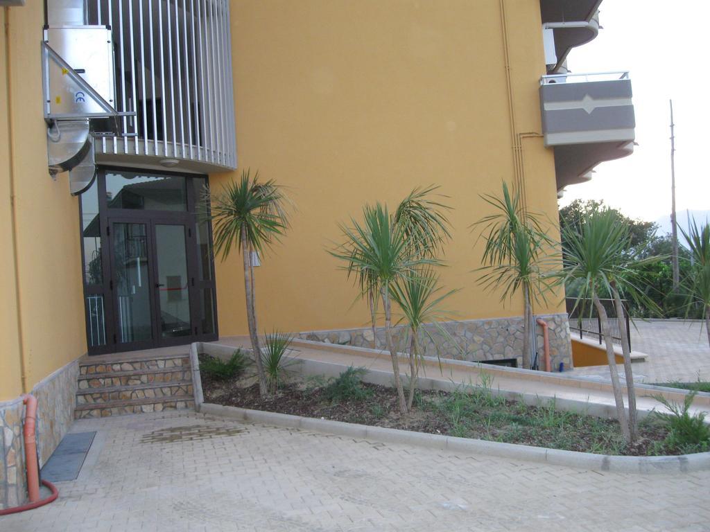 Hotel Il Baronetto Tarsia Buitenkant foto
