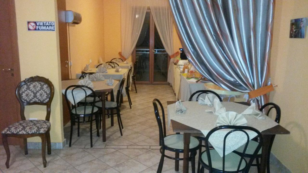 Hotel Il Baronetto Tarsia Buitenkant foto